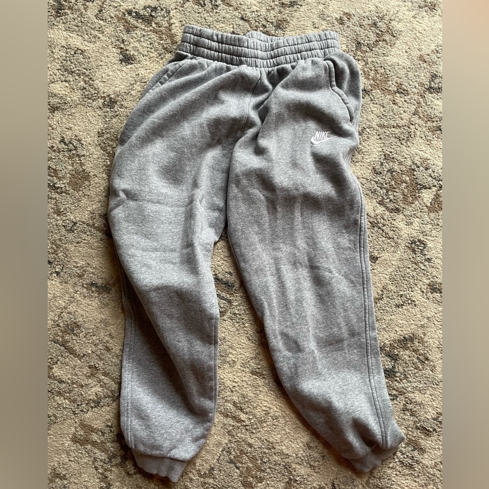 Girls Nike sweats